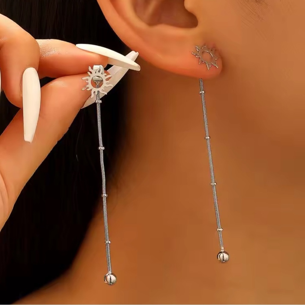 Chic Sunburst Silver Dangle Earrings - Picture 2 of 6